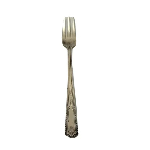 Rogers & Bro A1 Relish Fork Olive Vintage Silverplate 20g 5 1/2" - Picture 1 of 4